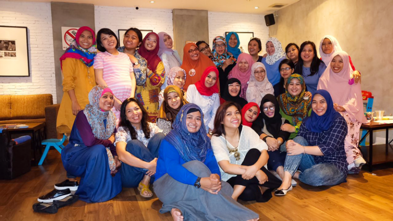 Ber-Komunitas Surabaya Itu Tak Selalu Foya Foya