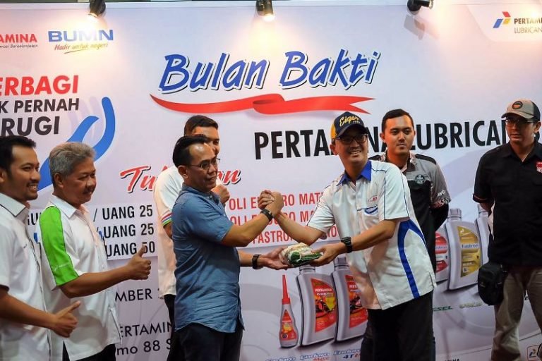 PT. Pertamina Lubricants Tebarkan Kebaikan dengan Ganti Oli Gratis Melalui Beras, Gula dan Buku Tulis